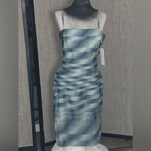 Cathaya’s bandage dress with scarf